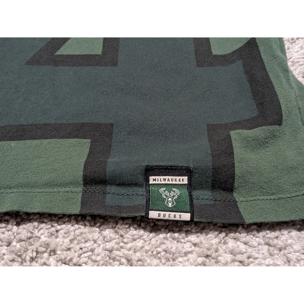 Nike T-Shirt Mens Large Green‎ Giannis Antetokounmpo 34 Milwaukee Bucks Athletic